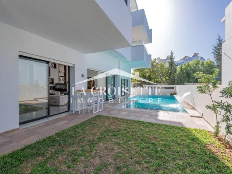 Villa S+5 avec piscine à Gammarth